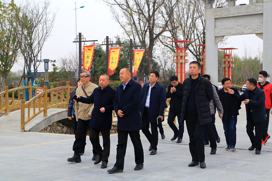 国药现代党委书记、董事长周斌一
